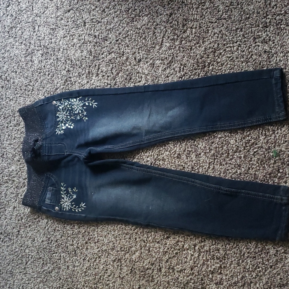 Wonder Nation blue jeans. They are a size 6/6x.